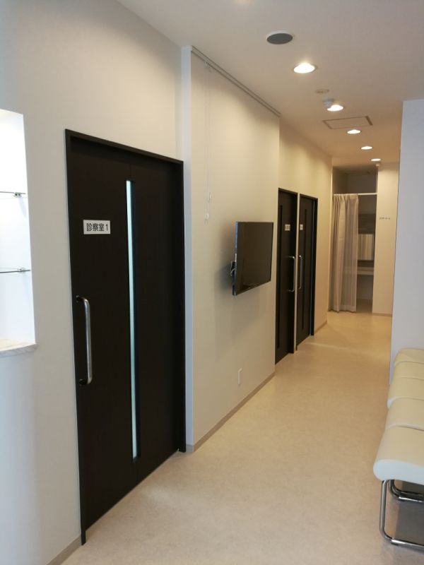 診察室前